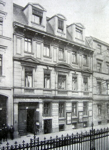 Das Bundeshaus in der Sophienstraße 19 (um 1900).