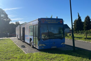 Der Blaue Bus in Podelzig